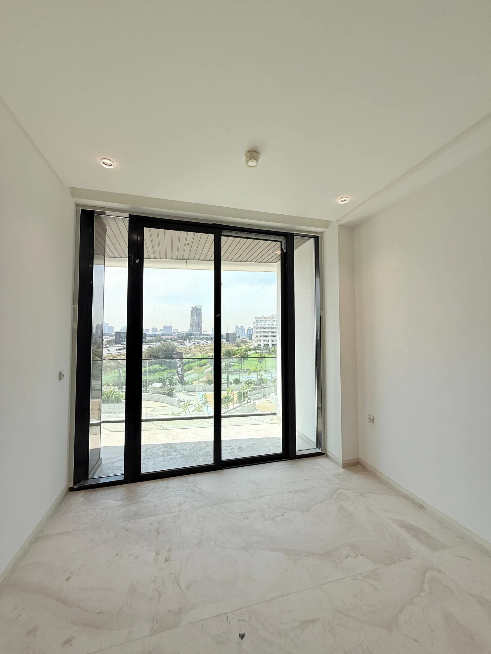 48 PARKSIDE | ARJAN LOCATION